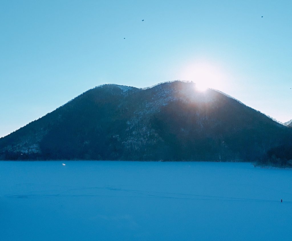 ホテル風水から見た早朝のくちびる山