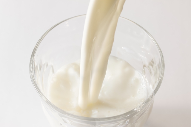 牛乳を美味しく料理やデザートで消費するアイデアと牛乳に合うオススメ食材まとめ