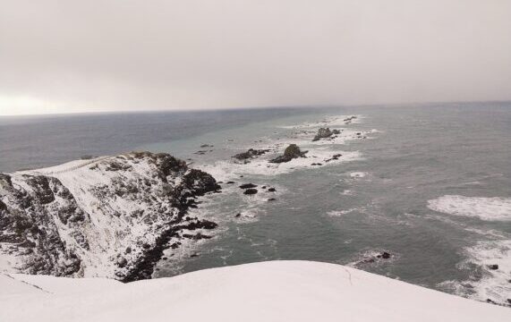 【風極の地】冬の日高・襟裳岬で肺が凍りそうな爆風を浴びてきた感想＆えりも岬は北海道最南端じゃないと知った話