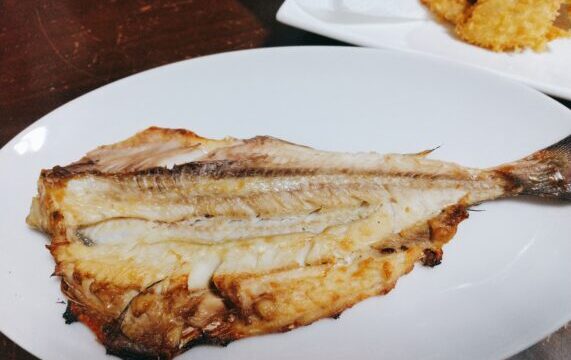釣ってきたホッケをさばいて、天ぷら・フライ・塩焼きにして美味しく食べた話