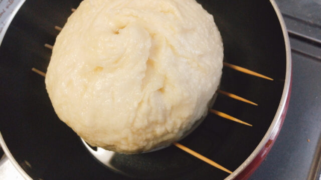 鶏まんが美味しい点香園の豚まんを冷凍で貰ったが蒸し器が無い!巨大肉まんをどう蒸すか